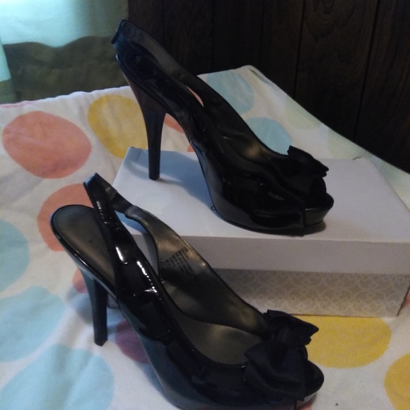 Shoes - Picture 2 of 3